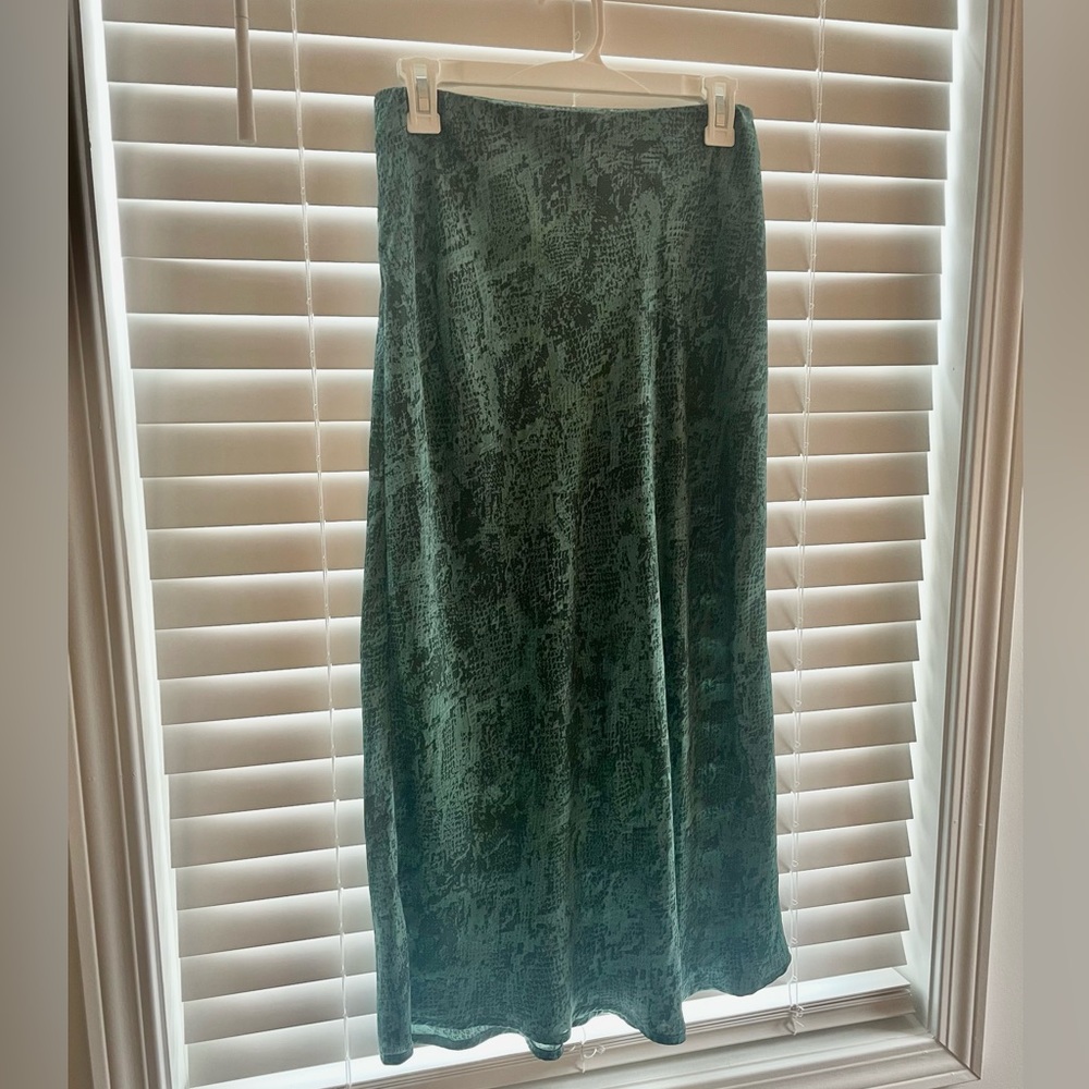 NWOT Target Silk Snakeskin Skirt